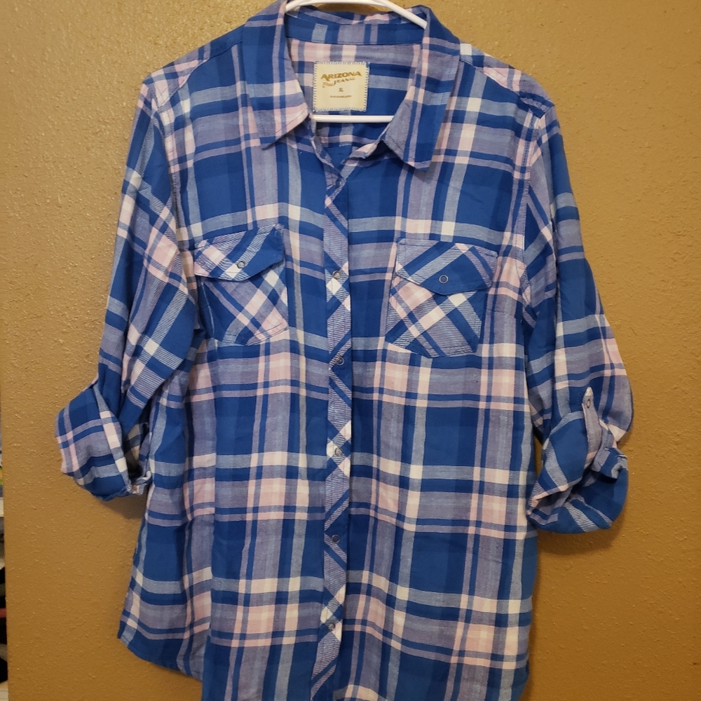 XL blue plaid button down shirt